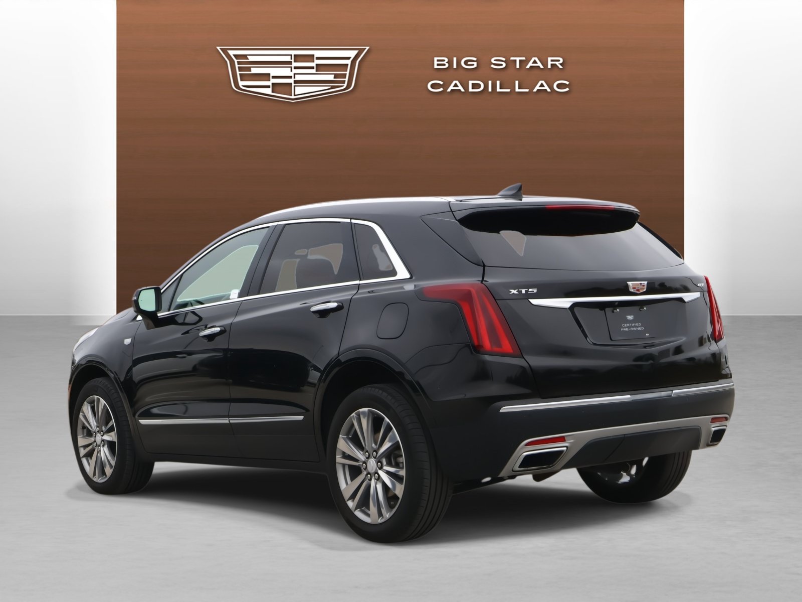 Certified 2024 Cadillac XT5 Premium Luxury AWD/4WD image 3