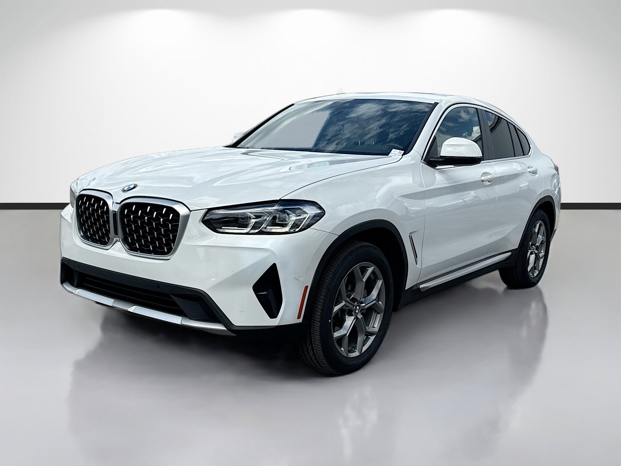 Used 2023 BMW X4 xDrive30i w/ Convenience Package AWD/4WD image 7