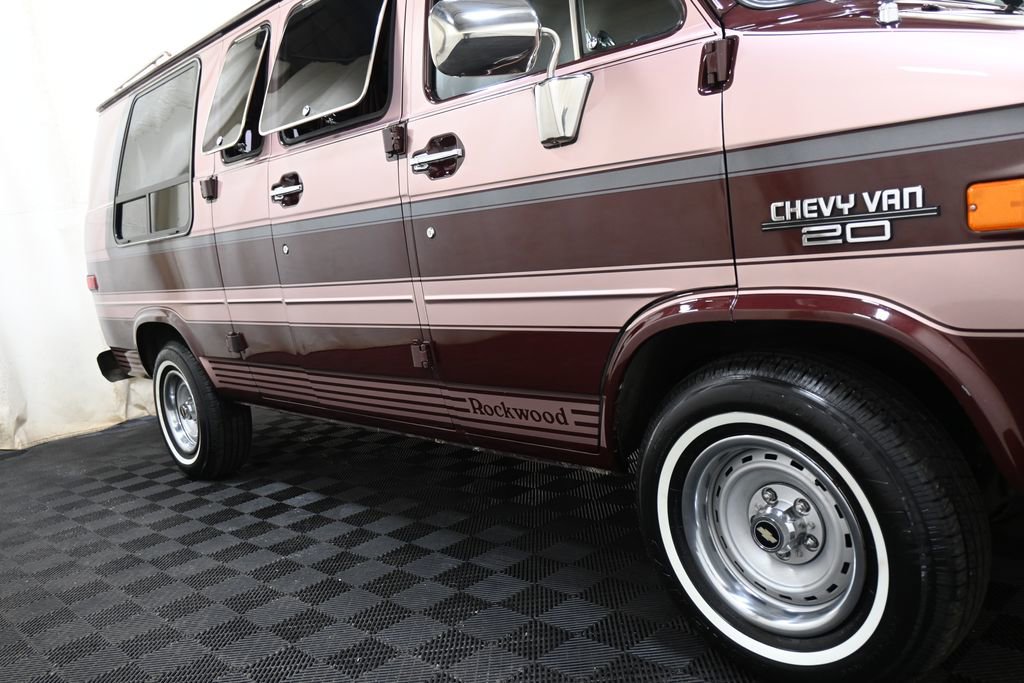 Used 1990 Chevrolet G20 RWD image 15