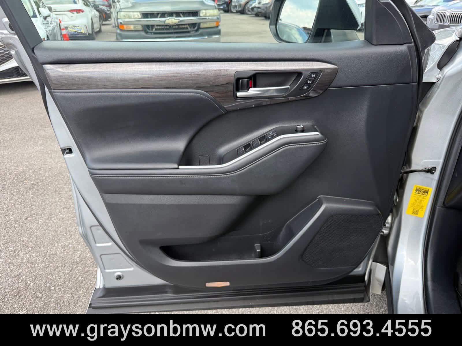 Used 2021 Toyota Highlander Platinum FWD image 20
