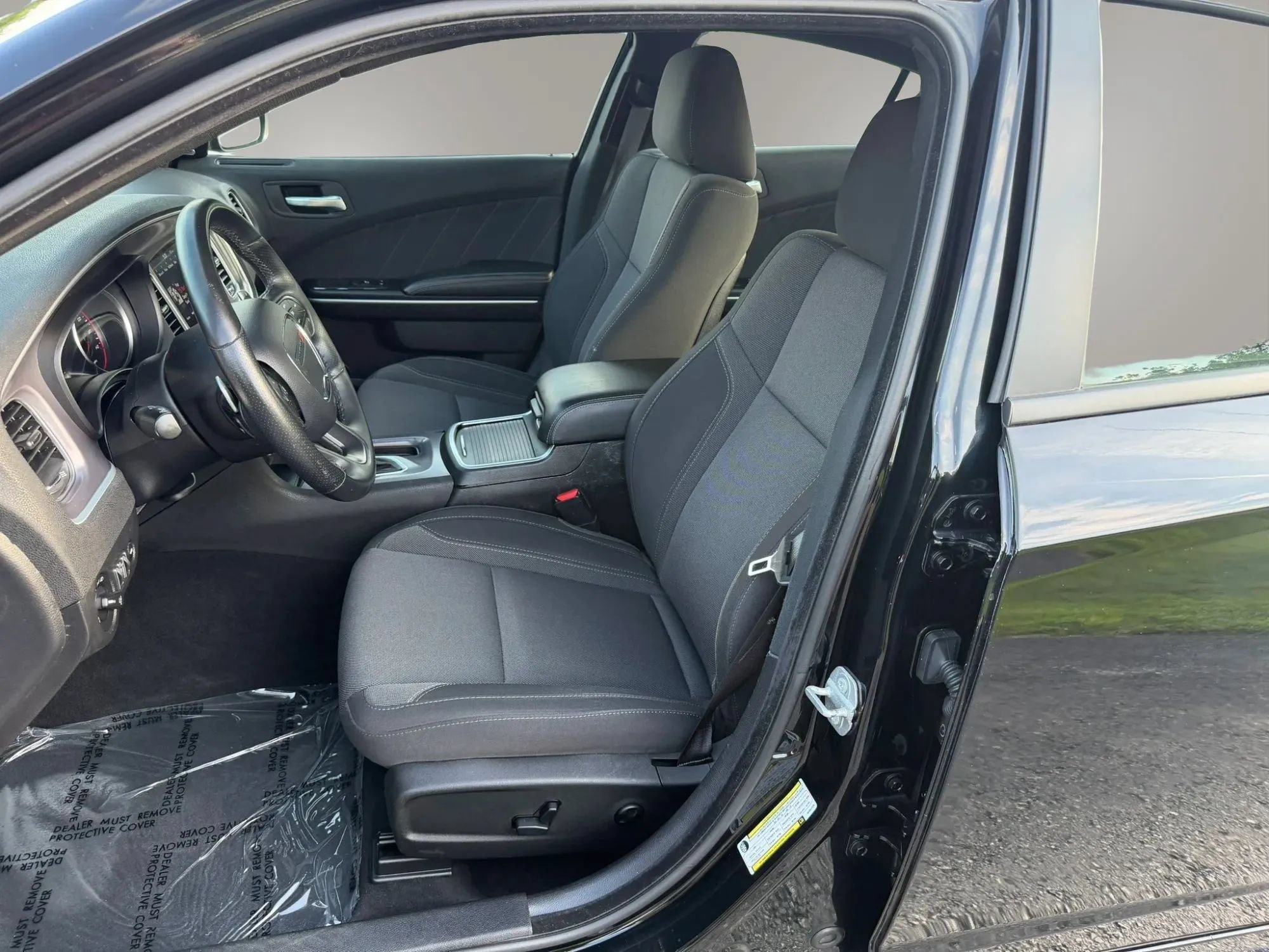 Used 2019 Dodge Charger SXT AWD/4WD image 2
