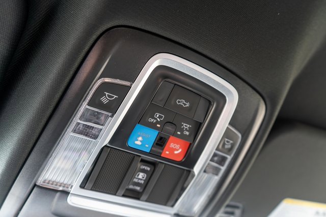 New 2026 RAM 1500 4x4 Crew Cab image 28