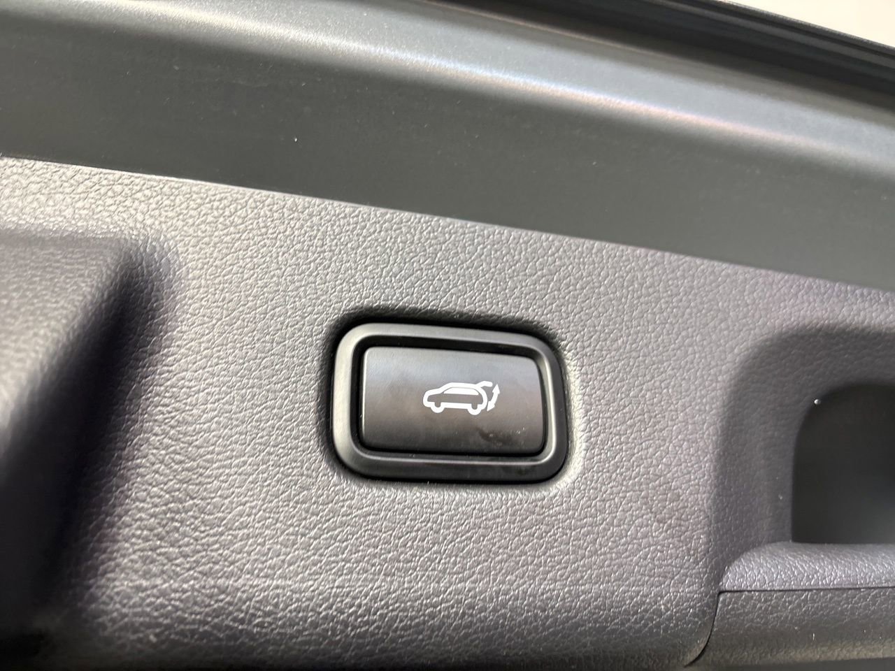 Used 2023 Hyundai Palisade Limited w/ Cargo Package image 28