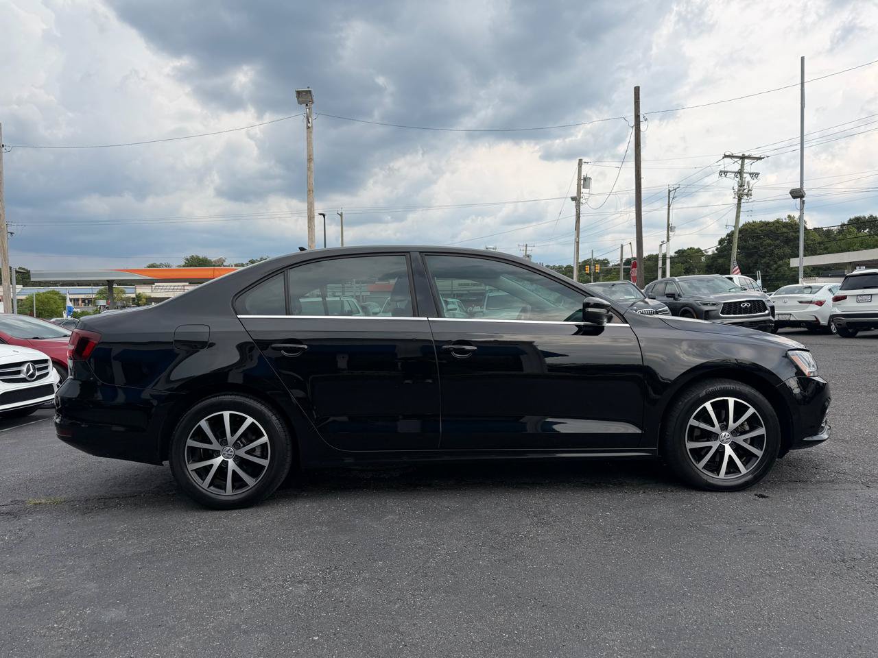 Used 2018 Volkswagen Jetta SE FWD image 4