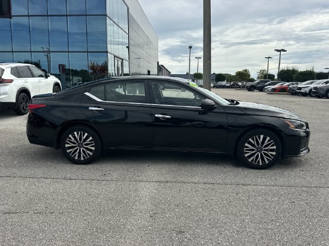 Certified 2023 Nissan Altima 2.5 SV FWD image 6