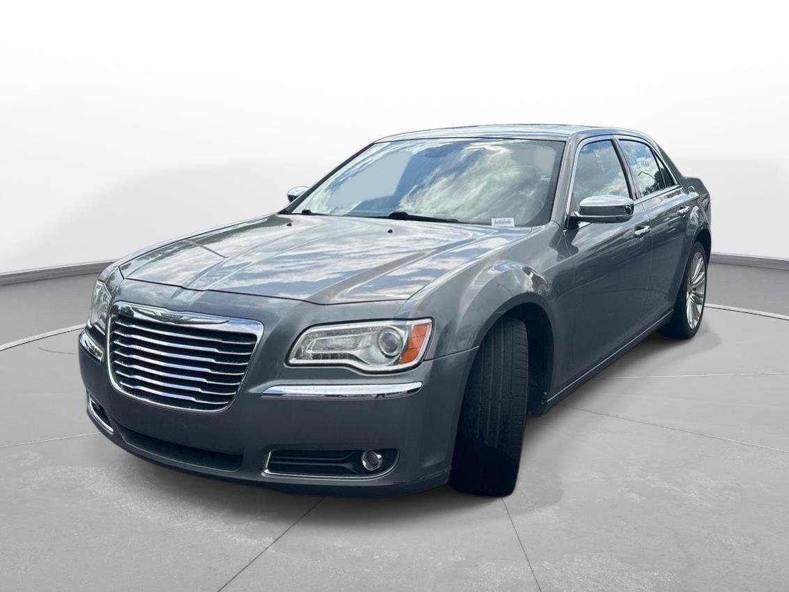 Used 2012 Chrysler 300 Limited w/ Luxury Group RWD image 2