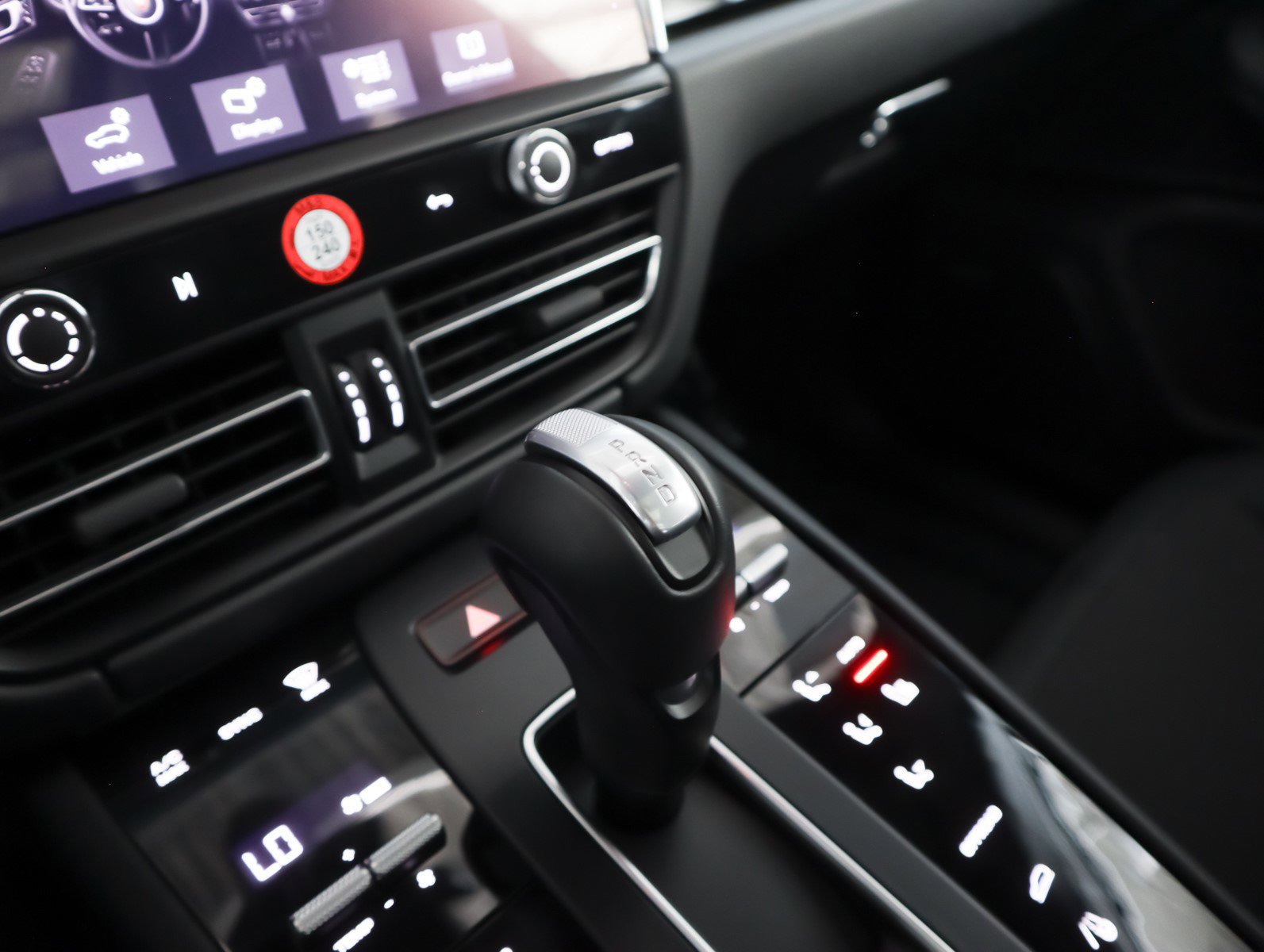 Used 2025 Porsche Macan image 17