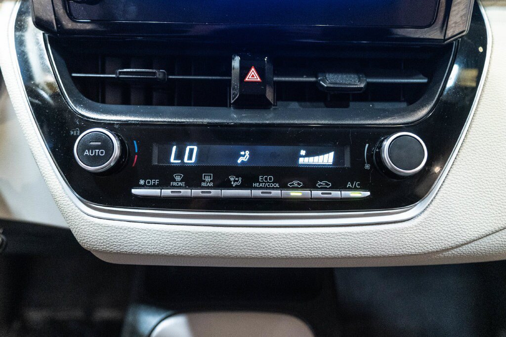 Used 2024 Toyota Corolla LE FWD image 24