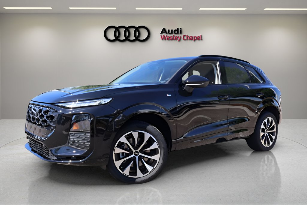 New 2026 Audi Q3 quattro 2.0T w/ Technology Package AWD/4WD image 1