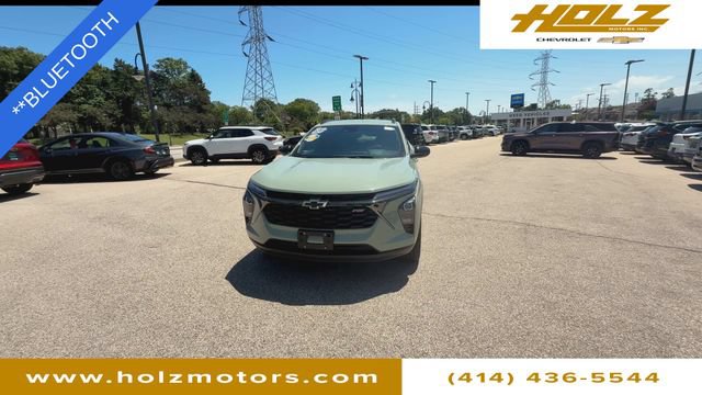 Certified 2024 Chevrolet Trax RS FWD image 3