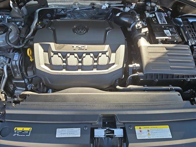 Used 2023 Volkswagen Tiguan SE R-Line image 25