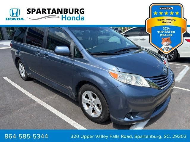 Used 2017 Toyota Sienna LE FWD video 1