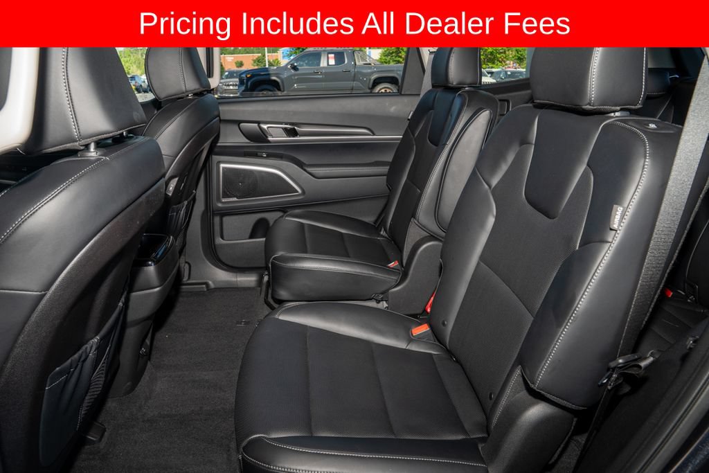 Used 2025 Kia Telluride S FWD image 9
