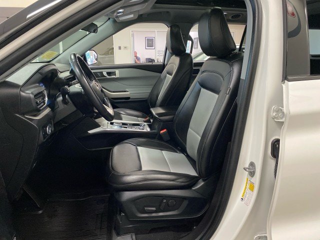 Certified 2023 Ford Explorer XLT w/ Equipment Group 202A AWD/4WD image 16