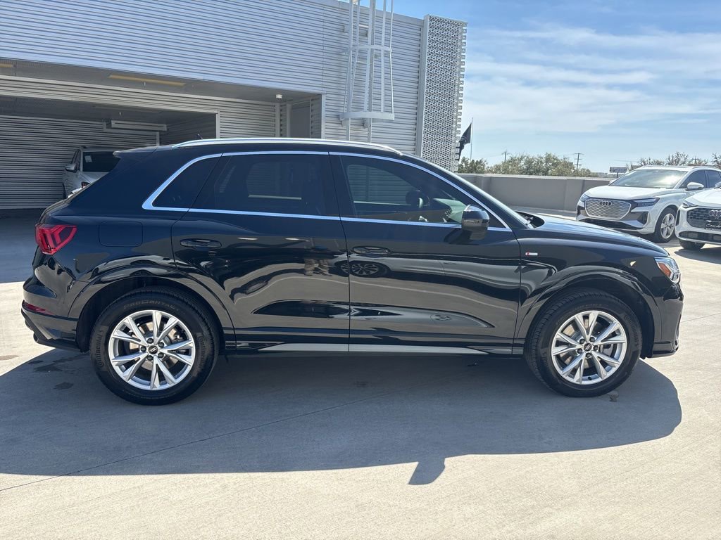 Used 2025 Audi Q3 2.0T Premium w/ Convenience Package image 4