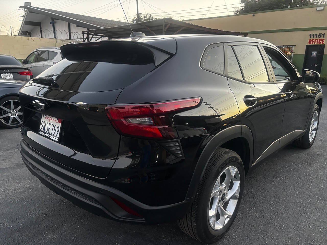 Used 2026 Chevrolet Trax LS w/ LS Convenience Package FWD image 8
