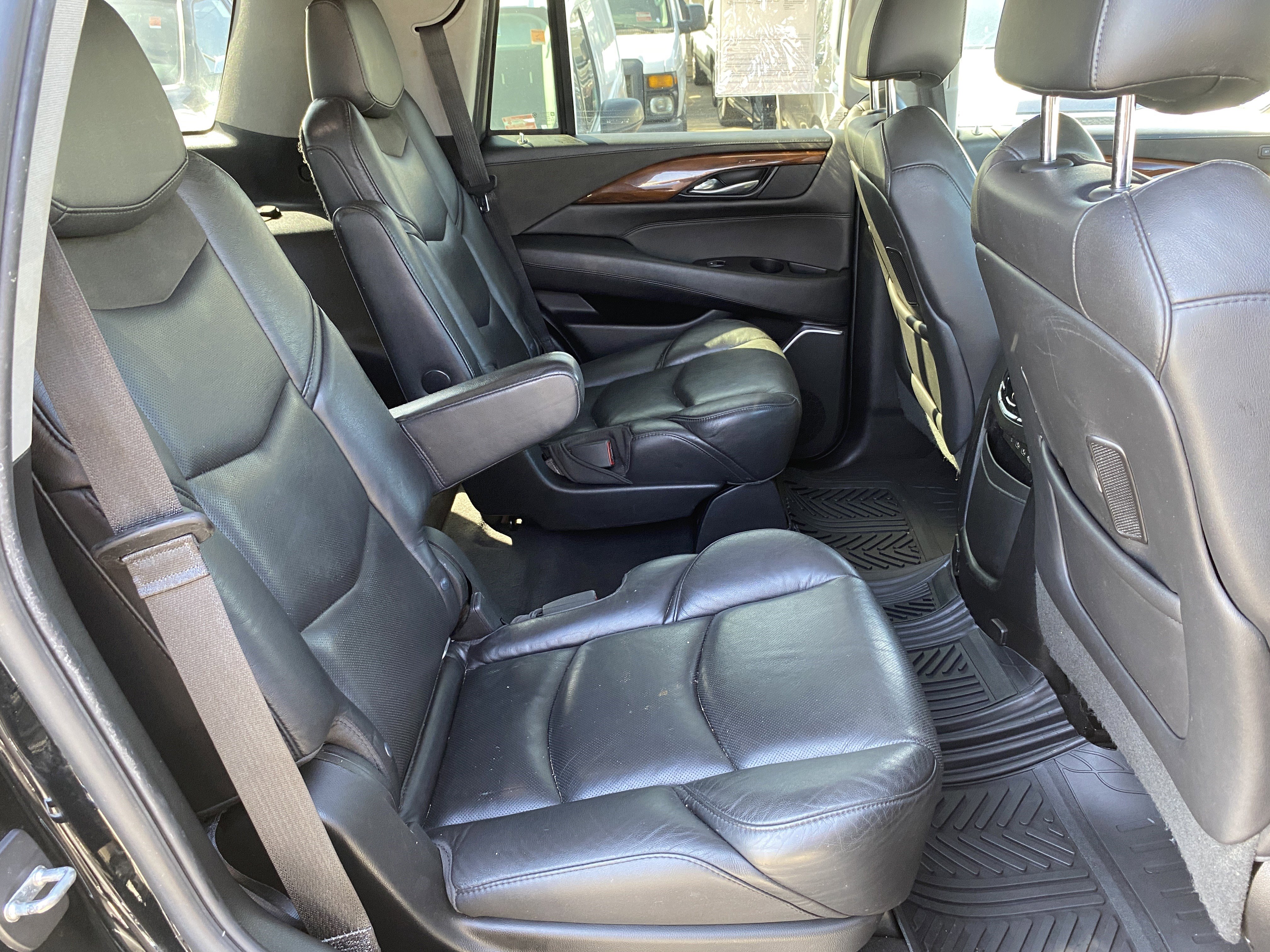 Used 2018 Cadillac Escalade Luxury image 21