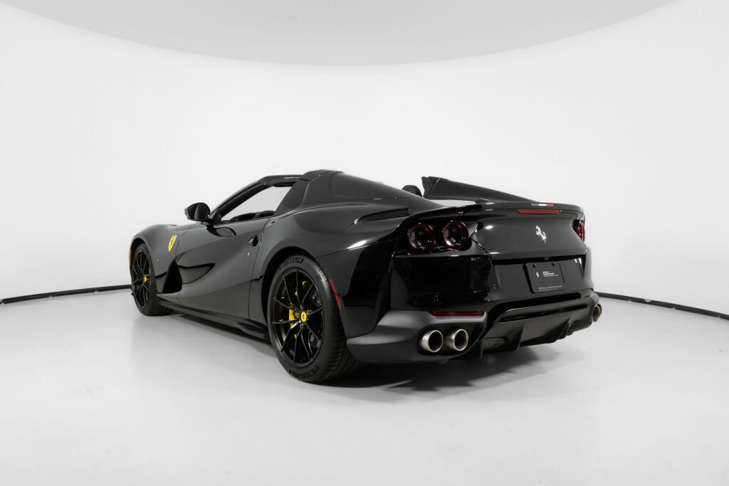 Used 2023 Ferrari 812 GTS image 4
