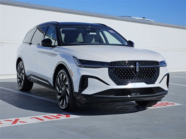 New 2026 Lincoln Nautilus Reserve image 3