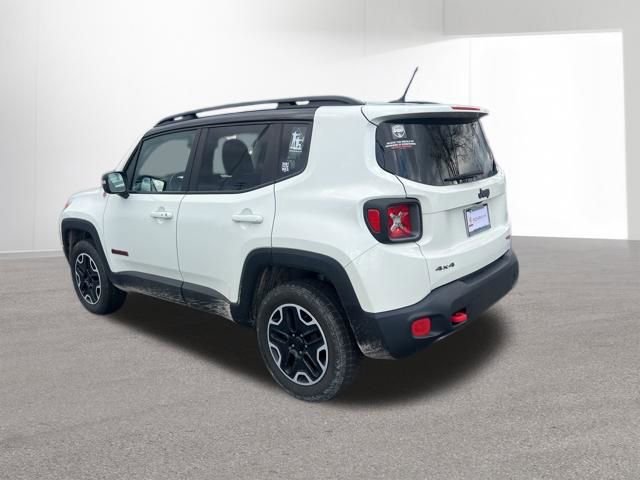 Used 2016 Jeep Renegade Trailhawk w/ Safety & Security Group image 9