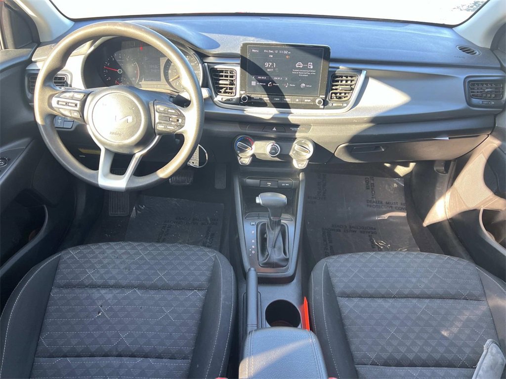 Used 2023 Kia Rio S image 3