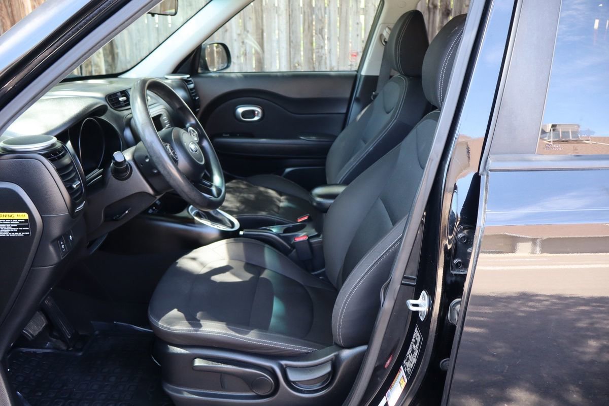 Used 2016 Kia Soul FWD image 19