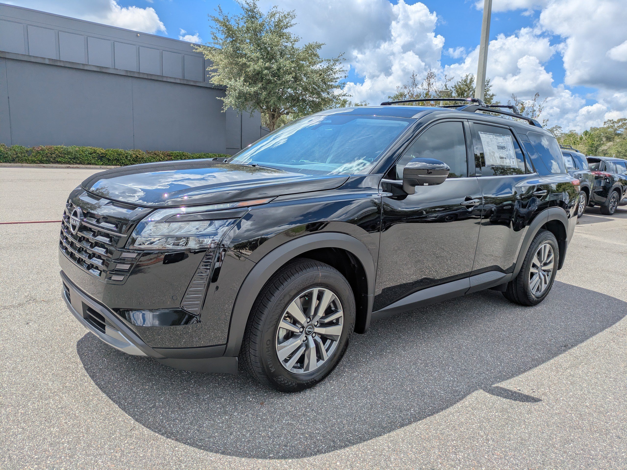 New 2026 Nissan Pathfinder SL FWD image 8