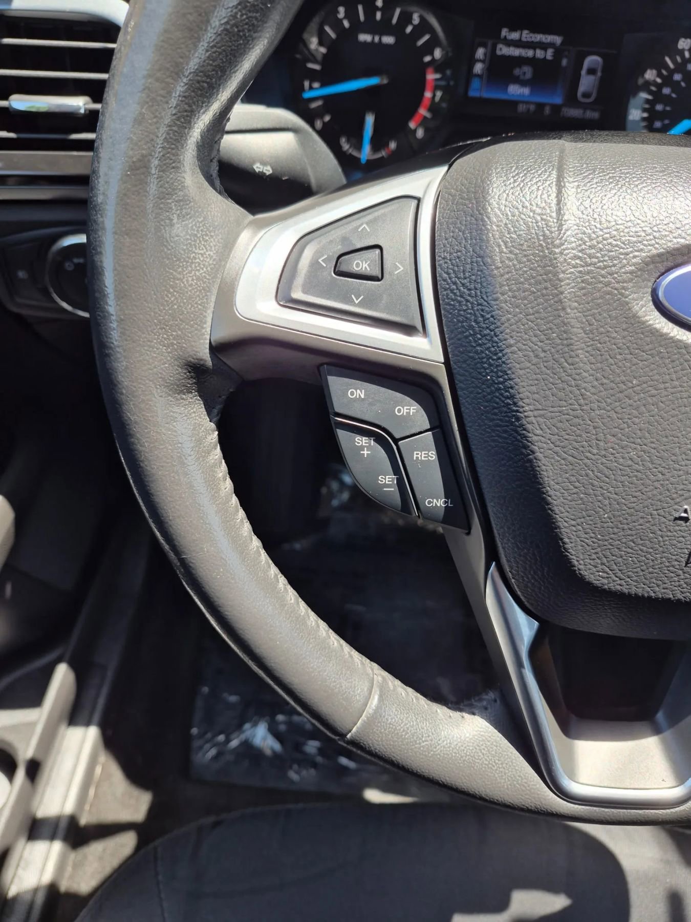 Used 2013 Ford Fusion SE FWD image 12