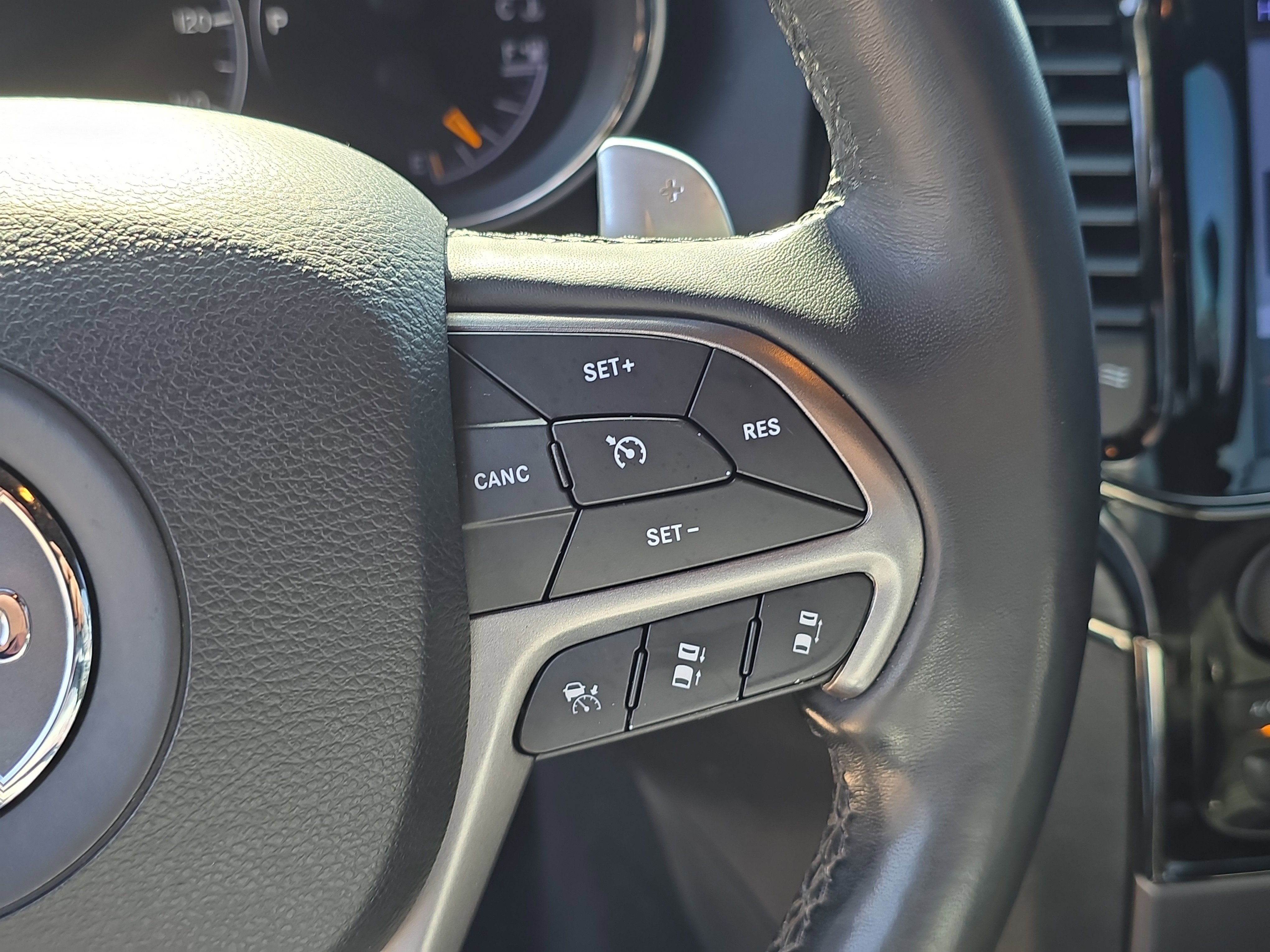 Used 2020 Jeep Grand Cherokee Limited X image 34