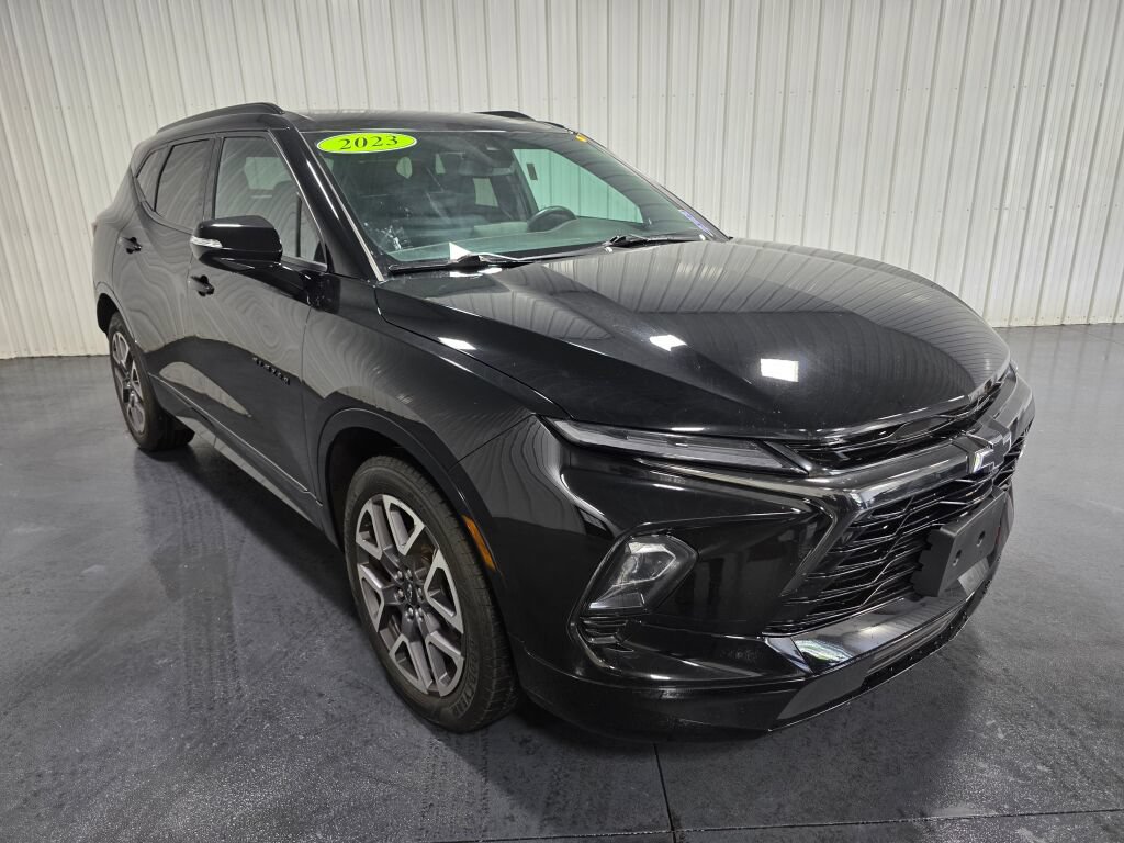 Used 2023 Chevrolet Blazer RS w/ Enhanced Convenience Package AWD/4WD image 2