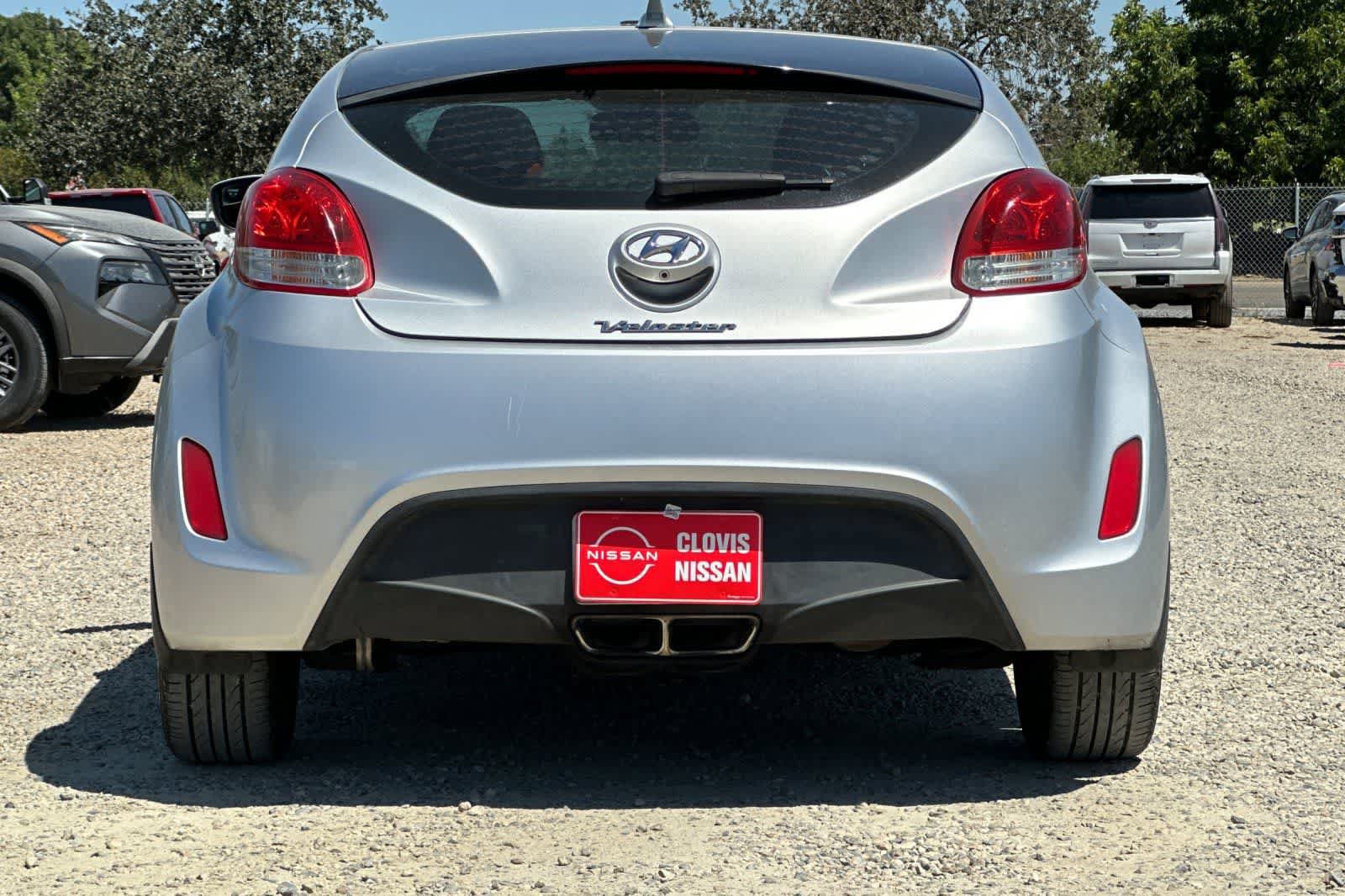 Used 2015 Hyundai Veloster FWD image 8