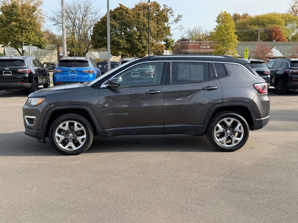 Used 2019 Jeep Compass Limited AWD/4WD image 2