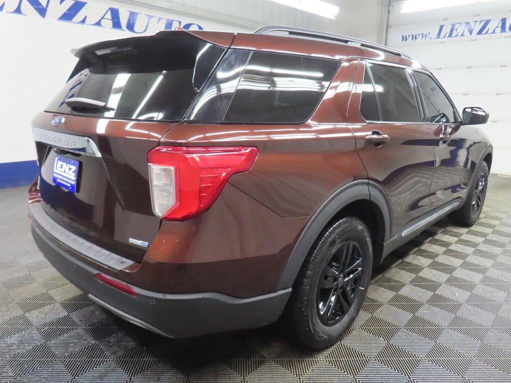 Used 2020 Ford Explorer XLT w/ Equipment Group 202A image 7