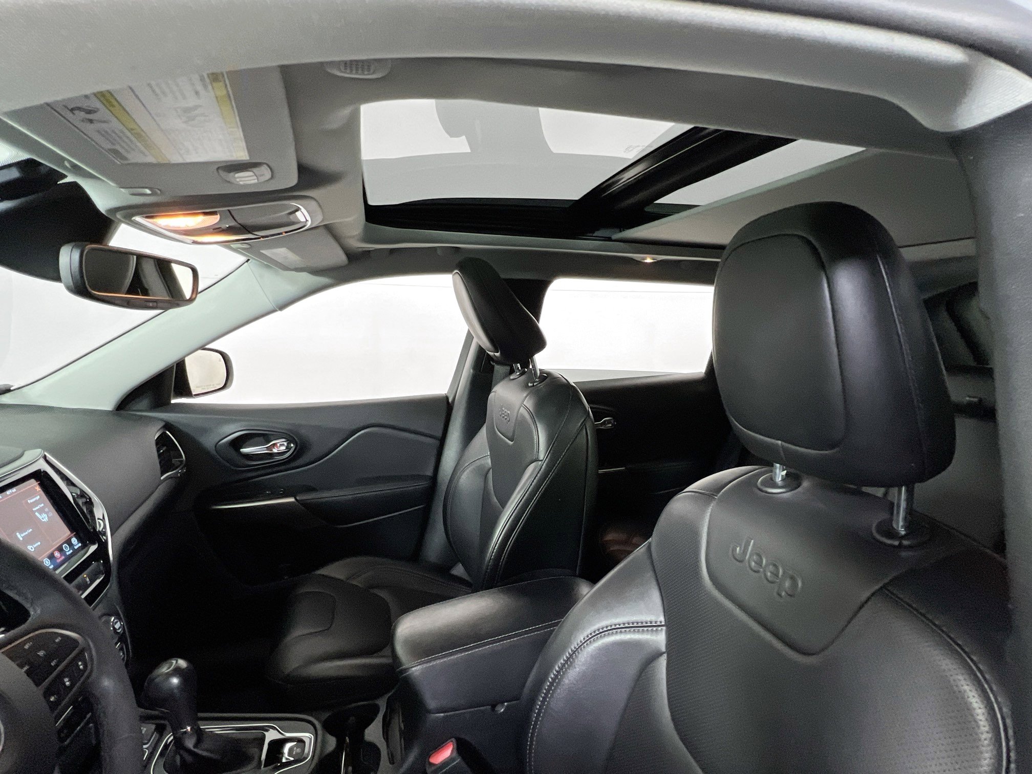 Used 2022 Jeep Cherokee Limited image 21