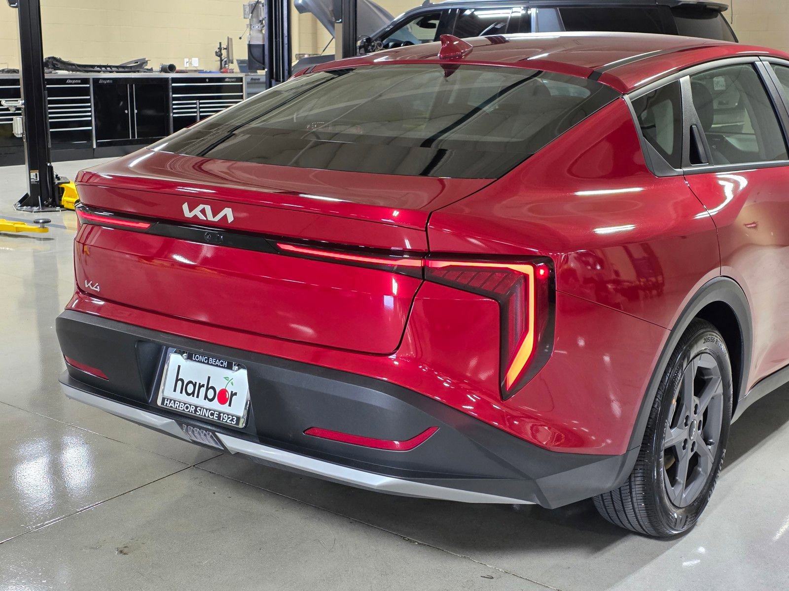 Used 2025 Kia K4 LXS image 11