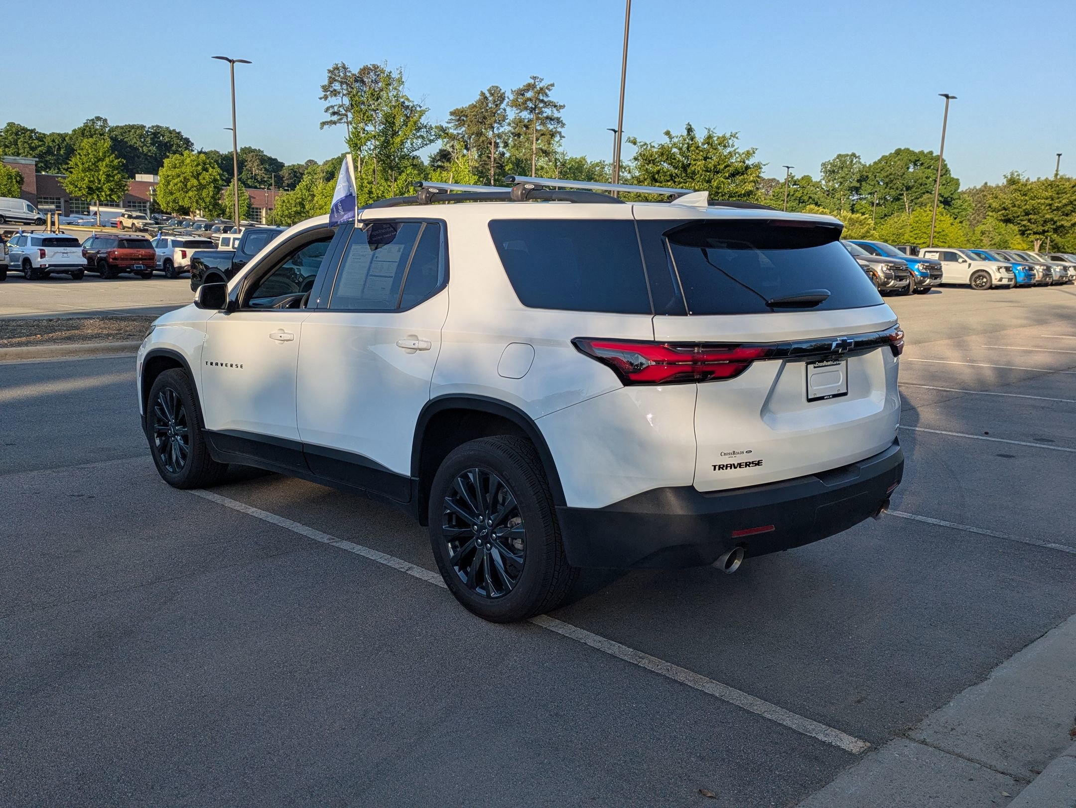 Used 2023 Chevrolet Traverse RS FWD image 6