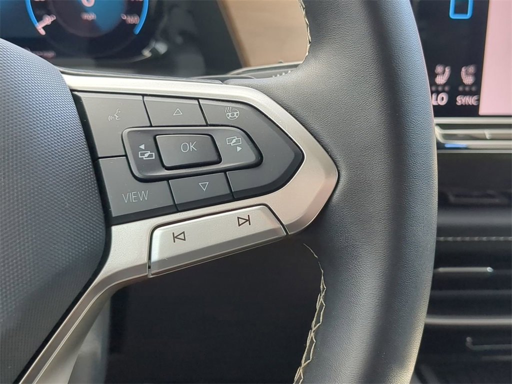 Used 2025 Volkswagen Atlas SE image 21