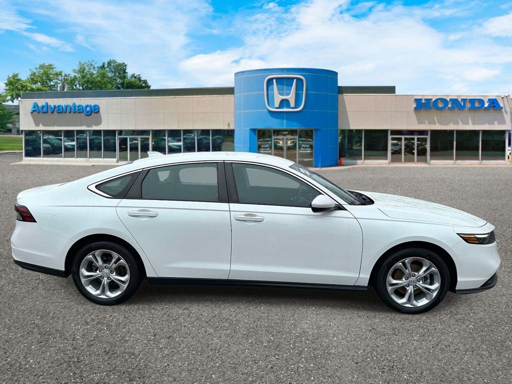 Certified 2023 Honda Accord LX image 3