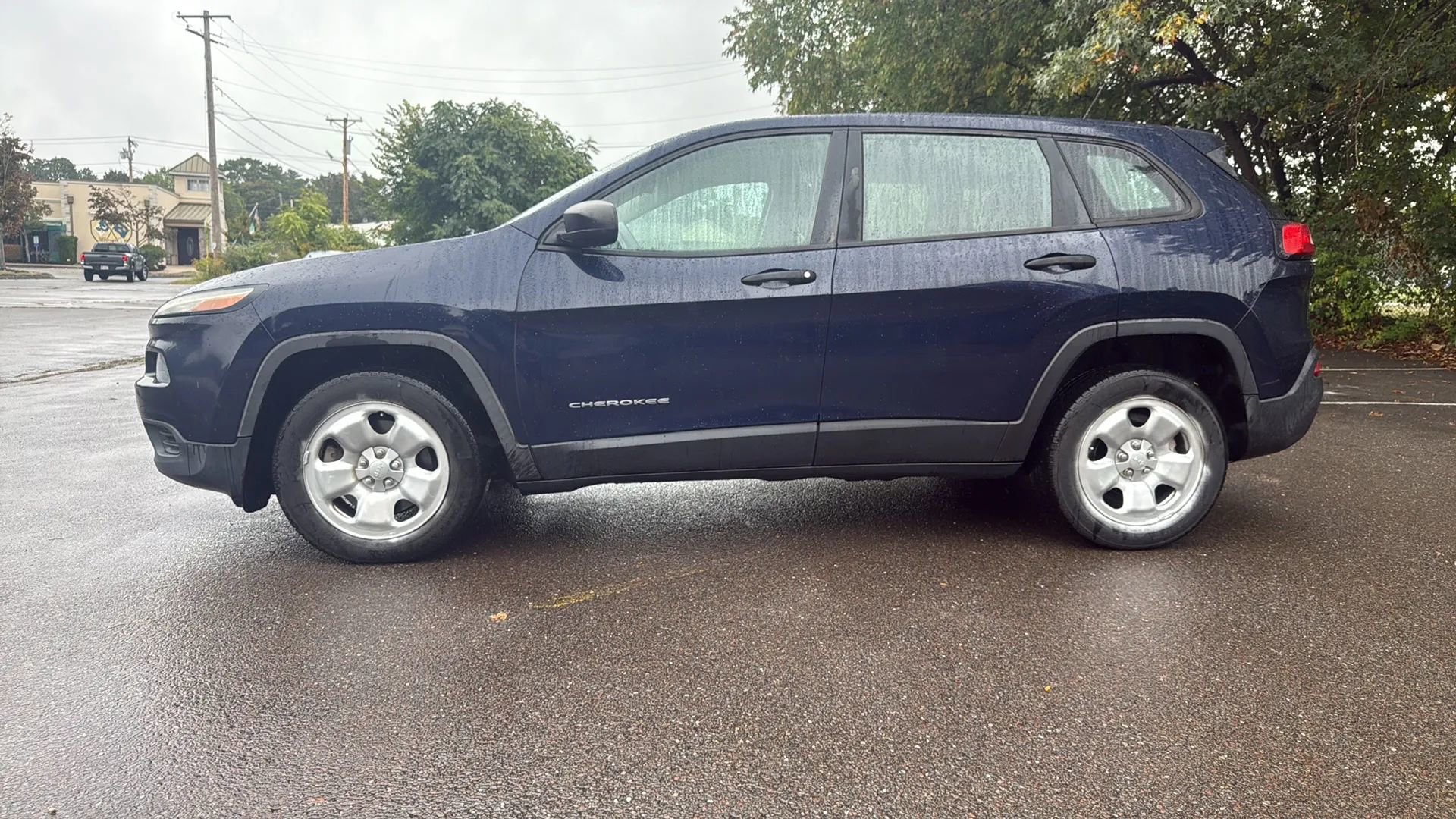 Used 2014 Jeep Cherokee Sport image 5