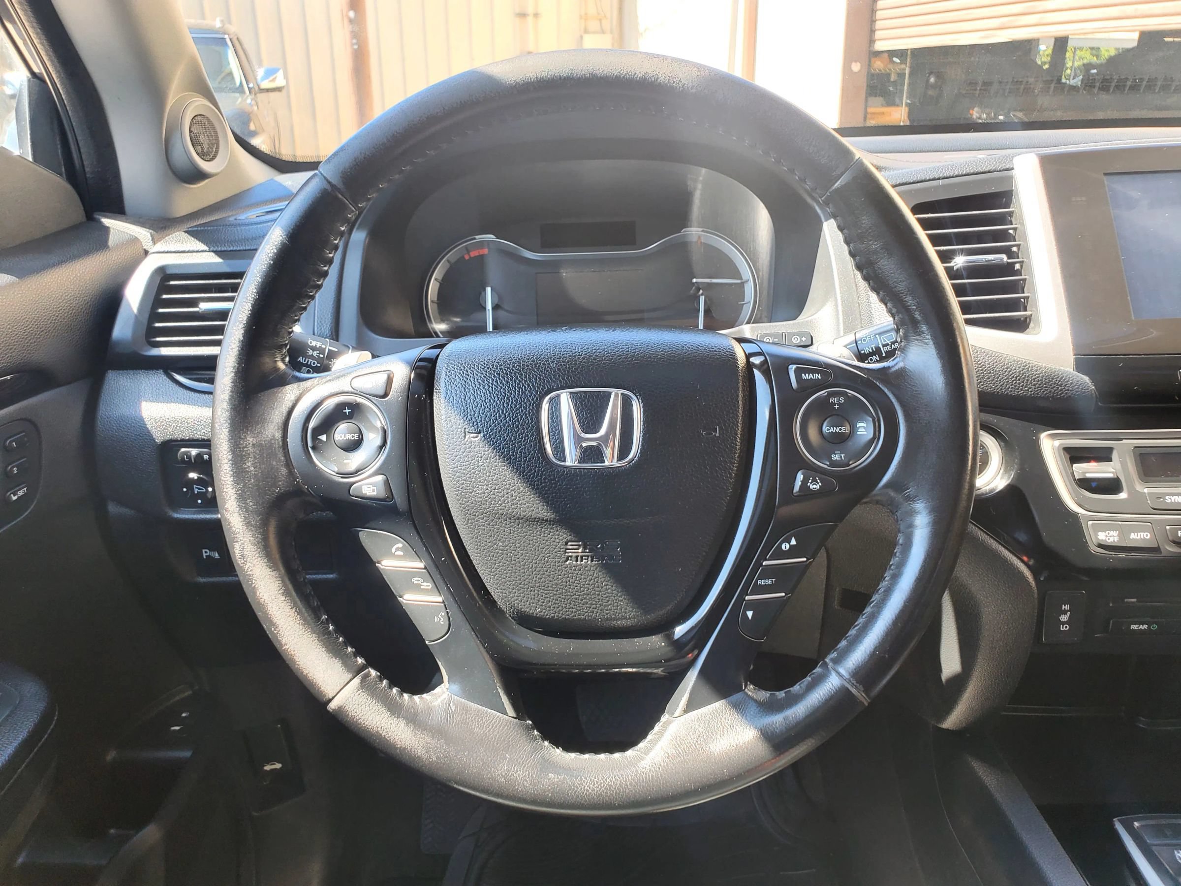 Used 2016 Honda Pilot Touring image 37