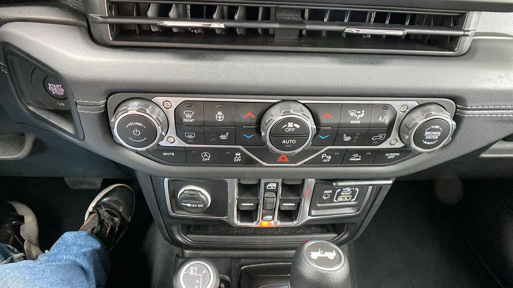 Used 2024 Jeep Wrangler Sahara w/ Safety Group image 22