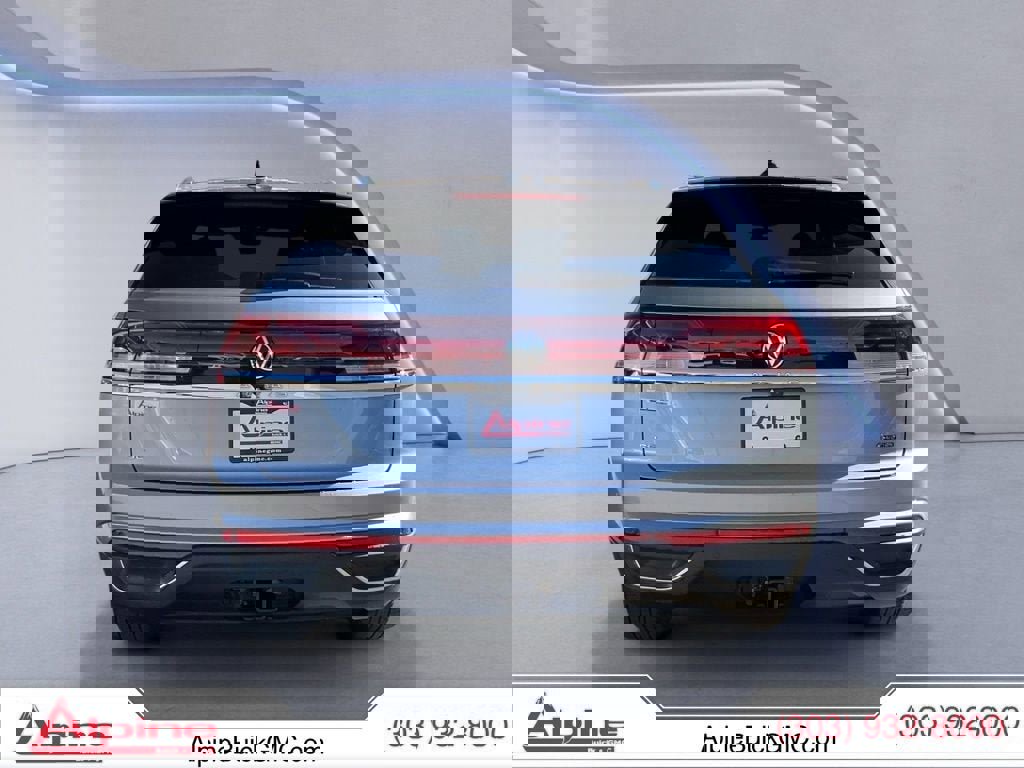 Used 2025 Volkswagen Atlas Cross Sport SE AWD/4WD image 4