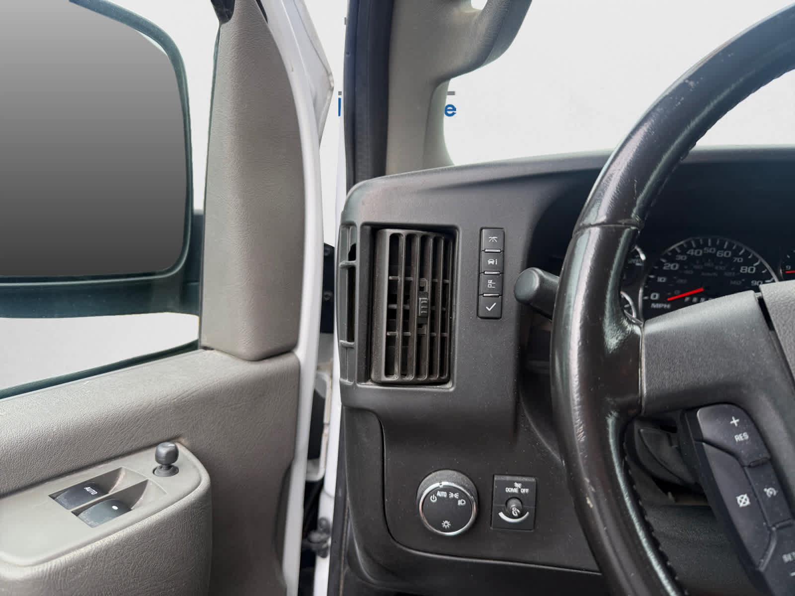 Used 2022 GMC Savana 3500 LS RWD image 17