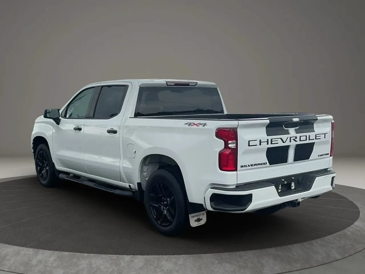 Used 2022 Chevrolet Silverado 1500 Custom w/ Rally Edition AWD/4WD image 3