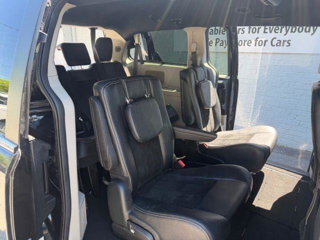 Used 2018 Dodge Grand Caravan SXT FWD image 9