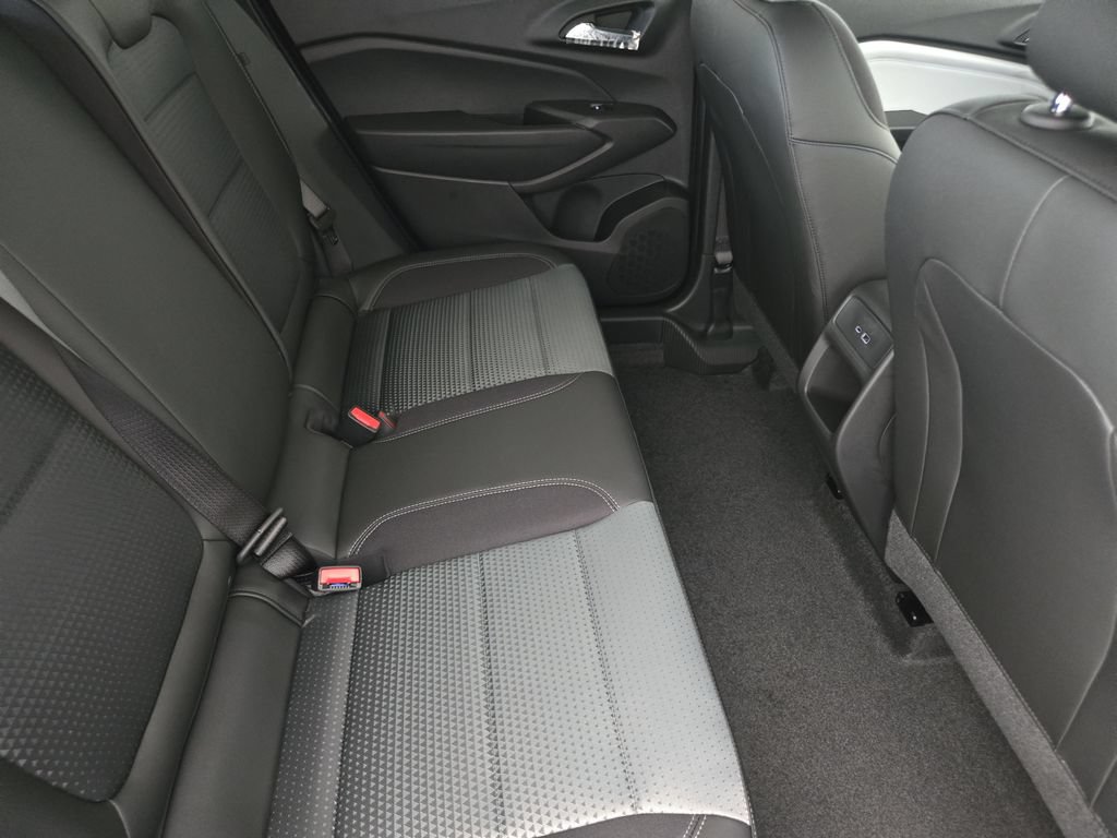 New 2026 Chevrolet Trax LT FWD image 35