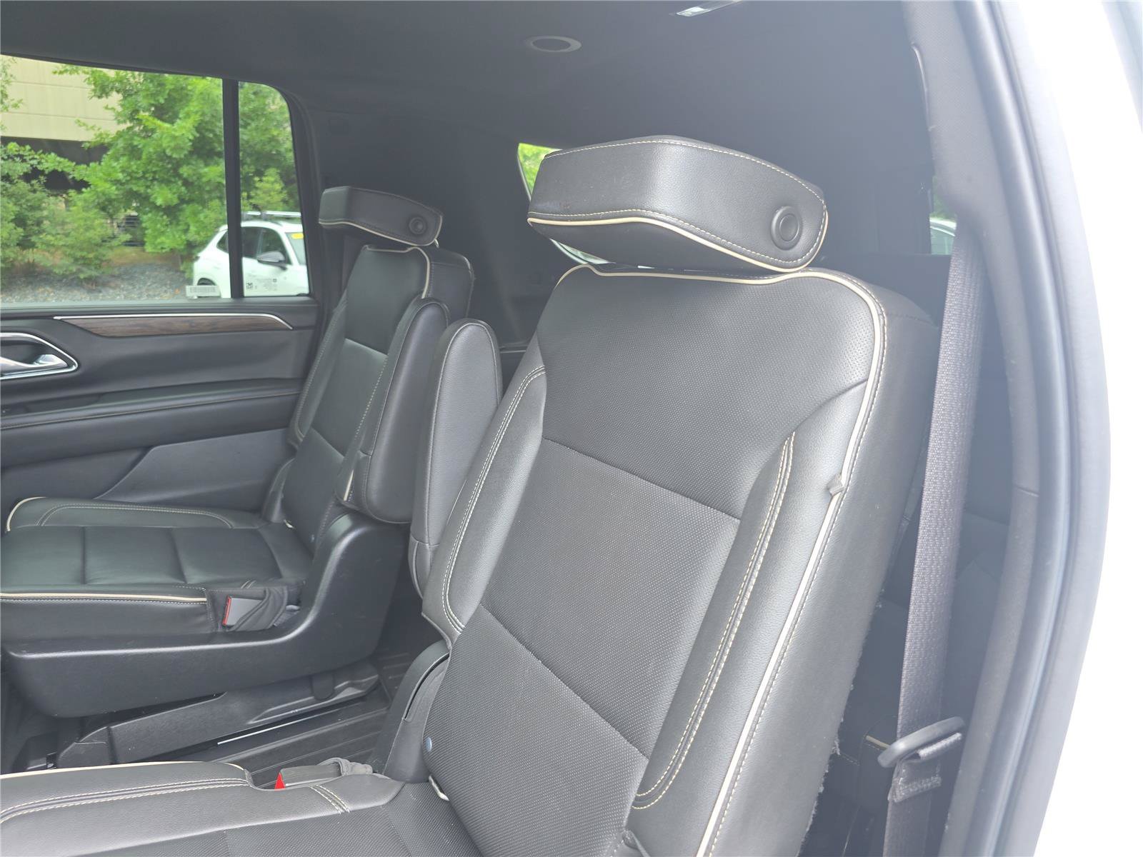 Used 2022 Chevrolet Suburban Premier AWD/4WD image 14