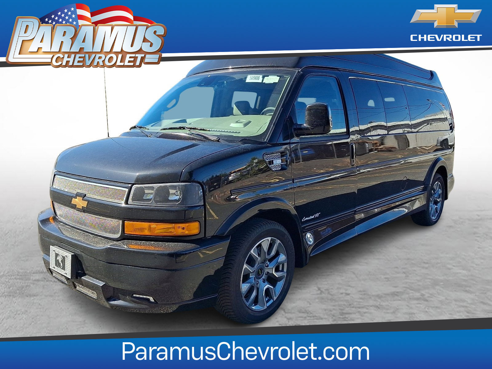 New 2026 Chevrolet Express 2500 Extended RWD image 2