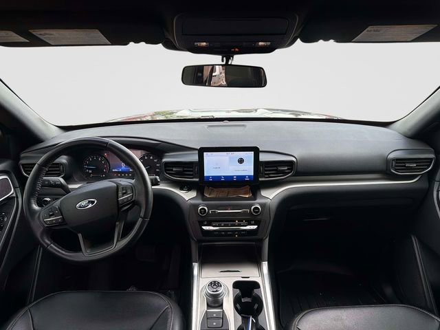 Used 2020 Ford Explorer XLT w/ Equipment Group 202A AWD/4WD image 19