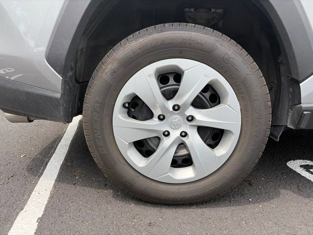 Used 2020 Toyota RAV4 LE w/ All Weather Liner Package AWD/4WD image 5